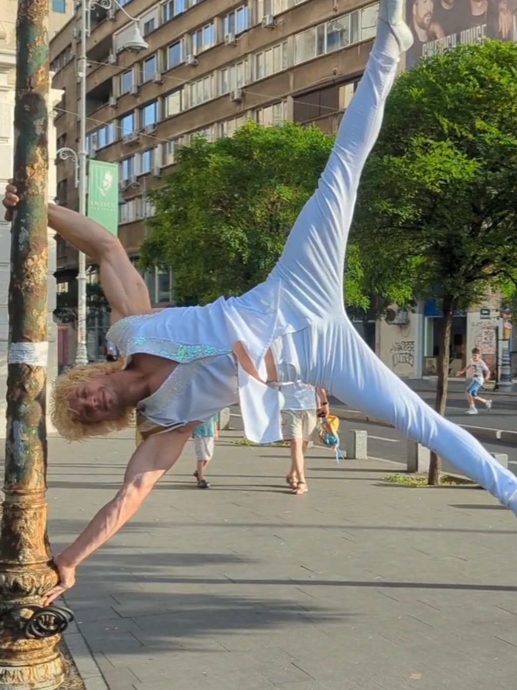 pole dance in public #polesport #poledance #calisthenics #Fitness #reaction 