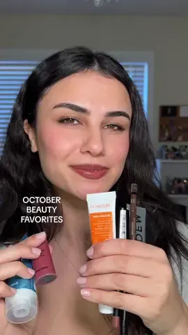 My most reached for beauty products during the month of october 🤍 @Color Wow Hair money masque @SKIN&CO sicilian light serum @Anastasia Beverly Hills brow powder @Armani beauty luminous silk cheek tint @Victoria Beckham Store lip liner 02 @rimmellondonus cappuccino lip liner & brown eyeliner @EADEM lip softening balm “boba bounce” #beautyfavorites #makeup #BeautyTok #fy 