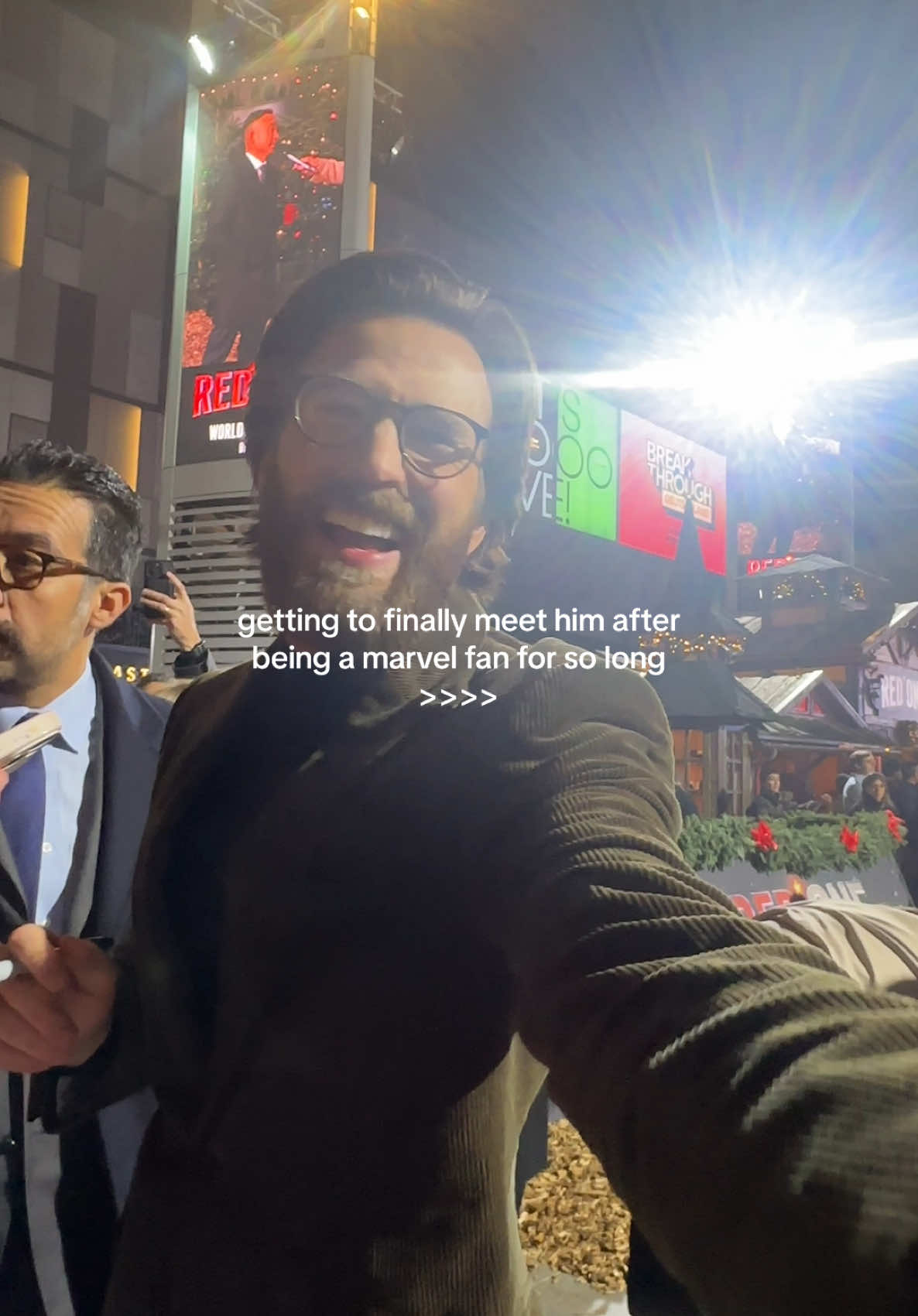so surreal ⍟ #chrisevans #theredone #moviepremiere #germany #berlin #captinamerica #marvel #sailorsong #warnerbros #mcu #fyp @Warner Bros. Deutschland @Marvel Studios 