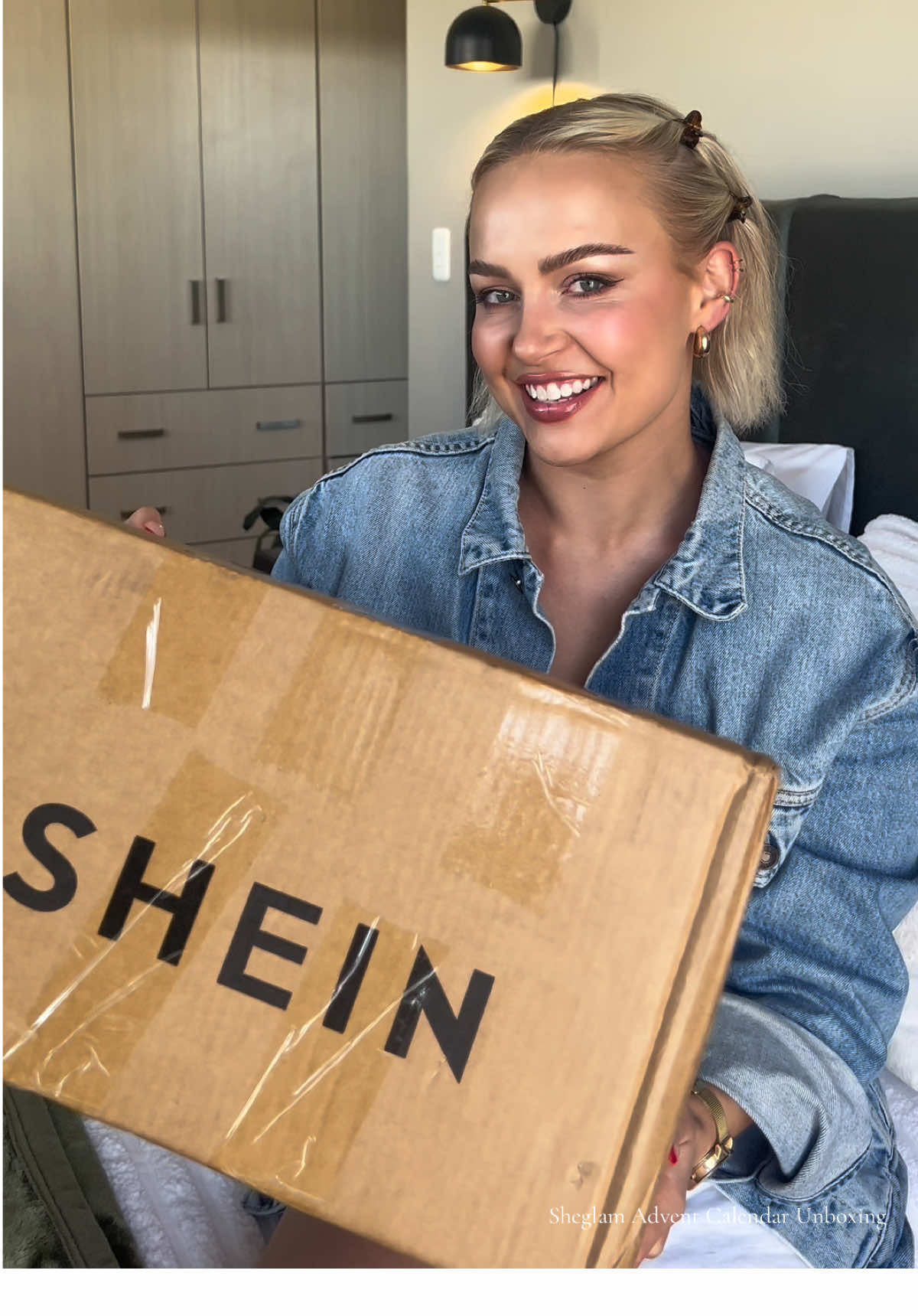 Unboxing another exciting Shein order!🤩 the @SHEGLAM Advent Calendar💕 With special guest star✨ #sheinunboxing #sheglam #sheglamadventcalendar #adventcalendar #shein #haul #unboxing 