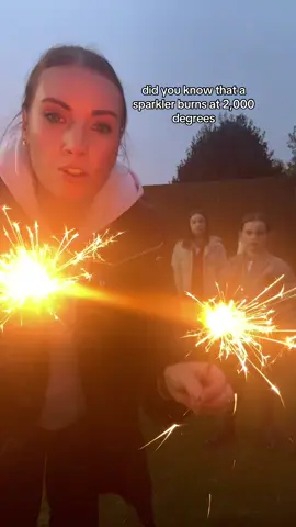 Keep yourself safe this bonfire night! #bonfire #bonfirenight #sparklers #burn #firstaid #coolfor20 #havefunsafely 