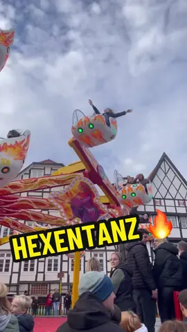 I can’t wait to get back on this UNIQUE machine this week 🙌🔥 #hexentanz #fahrgeschäft #allerheiligenkirmessoest #soest #nrw #kirmes #jahrmarkt #fyp 