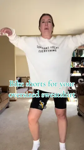 These bike shorts are perfect to wear with an oversized sweatshirt. And they have pockets!  #bikeshorts #TikTokShopHolidayHaul #TikTokShopBlackFriday #tiktokshopcybermonday #giftsforher #workoutoutfits 