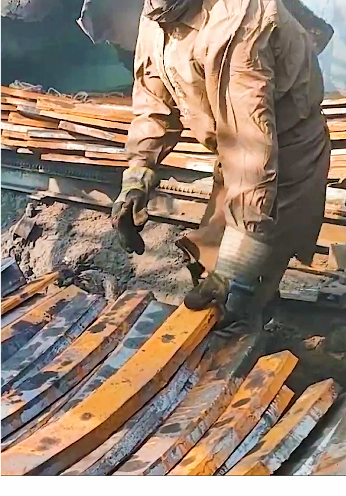 Rusted Metal Sheets Into Nail #fyp #metalfabrication #recycling #manufacturer #metal 