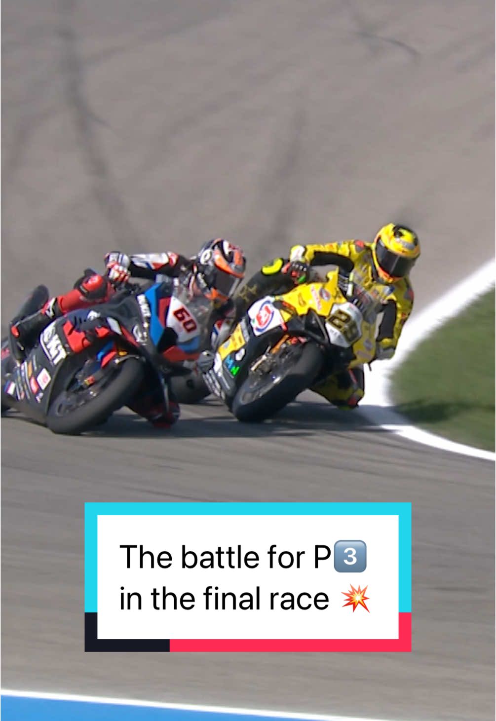 The battle for podium positions ⚔️ Andrea Iannone 🆚 Michael van der Mark in the last race at Jerez 💥 #WorldSBK #motorcycle #Motorsport #racing #sportsontiktok