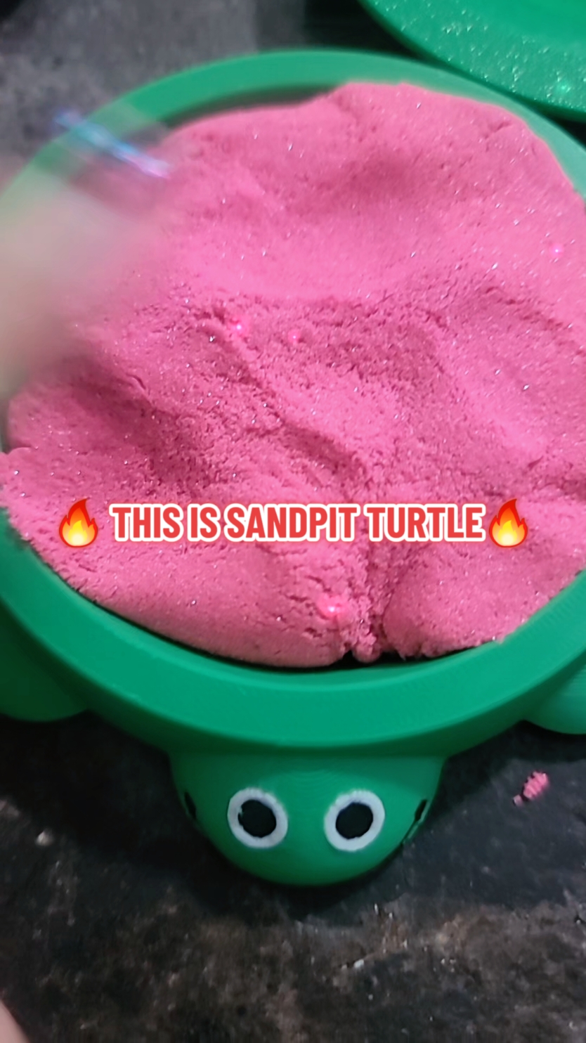 This is the perfect stocking stuffer for my daughter, she's going to lose her mind! #sandpitturtle #3dprinted #shopsmall #roth3dprints #turtlesandbox 