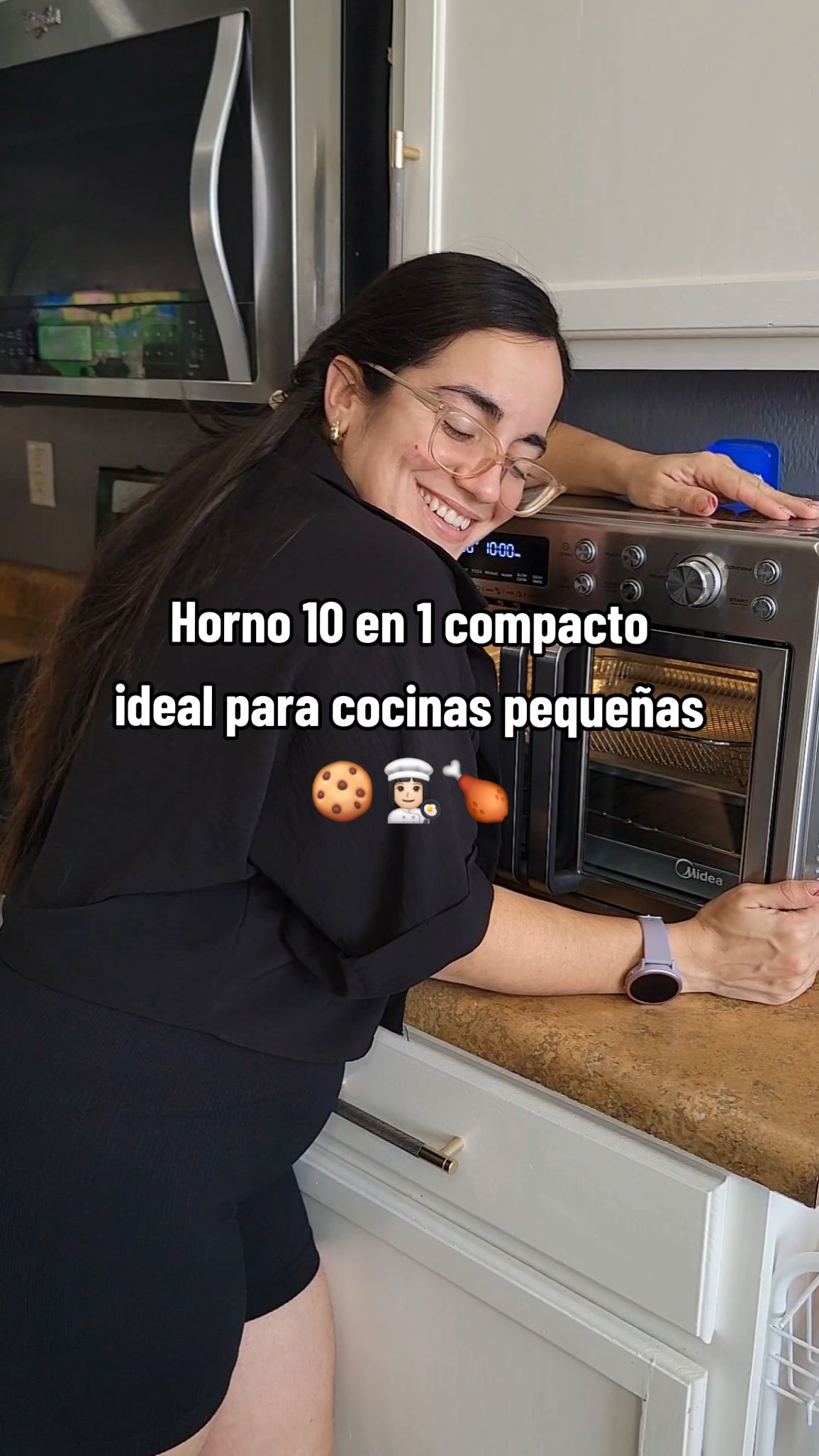 Este horno 10 en 1 de @Meco Innovations será mi mano derecha durante esta temporada de fiestas. Con 10 funciones, puede remplazar muchos electrodomésticos, cocina un 25% más rápido y es muy compacto, lo que lo hace ideal para cocinas pequeñas como la mía. ✨️ #mecoinnovations #midea #mideaairfryer #airfryertoasteroven #kitchenappliances #kitchenmusthaves #10in1kitchenware #multiusekitchentools #kitchengadgets #tiktokshopblackfriday #tiktokshopcybermonday #tiktokshopholidayhaul #GiftGuide 