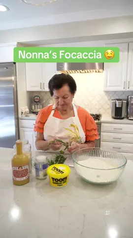 Nonna’s homemade garlic rosemary focaccia 🍞🌿🧄 @TOOM Garlic Dips #nonna #homemade #focaccia #italian #trending