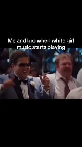 White girl on top.. #relatable #meandbro #partyhard #wolfofwallstreet #richlifestyle #leonardodicaprio #youonlyliveonce #whitegirlmusic #rihanna #disturbia #bestsongs #songs 