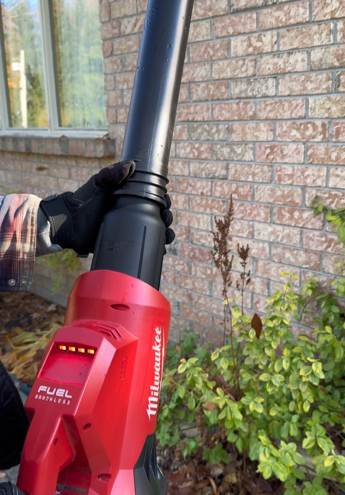 It’s that time of year again...  Using the @Milwaukee Tool M18 Dual Battery blower with the Blower Gutter Attachment (49-16-2790) #milwaukeetool #blower #leaves #fall #milwaukeetooladdict 