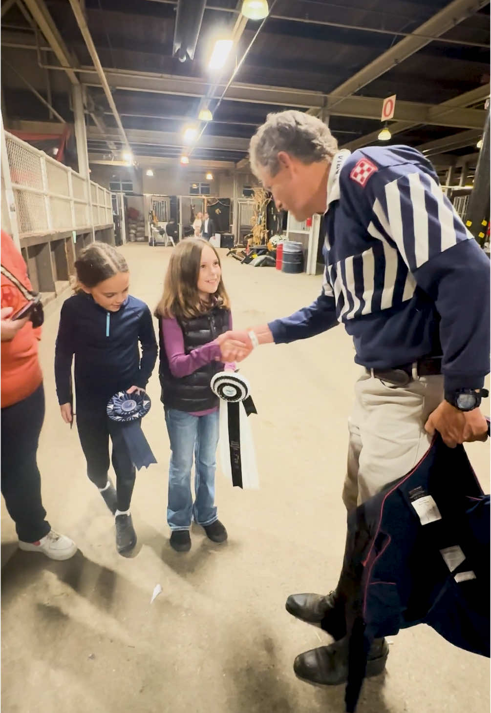 Of course had to take Briad up on her offer for some stall mucking and help around the stables! 😉 It was incredible to meet so many fans at the @Royal Agricultural Winter Fair and experience the passion of Canadian eventing. 