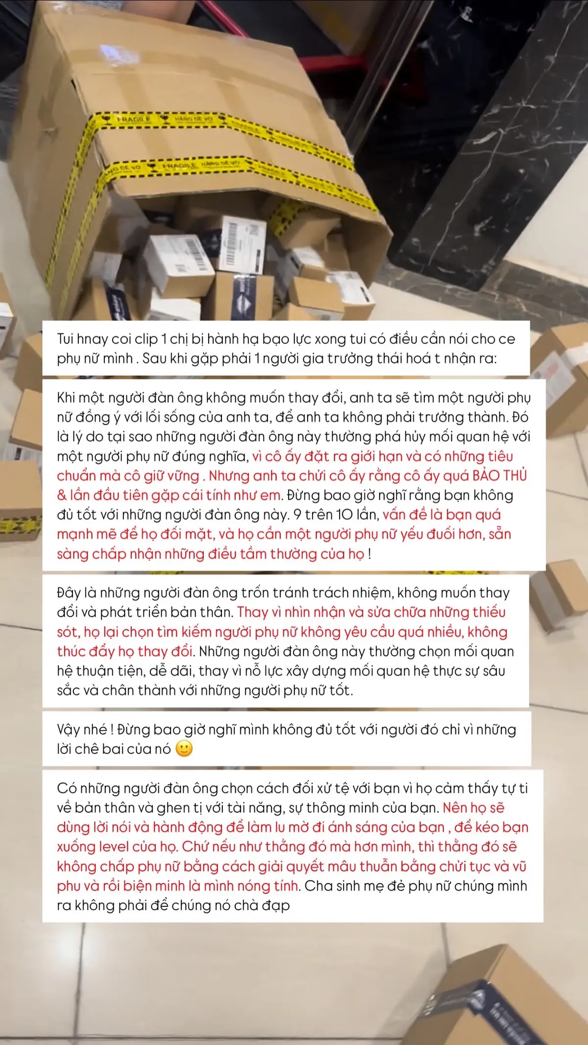 Có những chuyện người trong cuộc nhìn không rõ, nhưng người ngoài lại thấy rất rõ ràng. Không phải là do người yêu bạn và bạn thân hay gia đình bạn không hợp tính, mà là do họ biết - anh ta vốn không hề đối xử tốt với bạn như bạn nghĩ. Con người một khi rơi vào tình yêu cũng đều mụ mị đầu óc, thế nhưng bạn phải nhớ, một hai người có thể không ưa nhau, nhưng tới hơn chục người đều cùng một ý kiến thì chứng tỏ người đó không phải là người tốt rồi. 💋 “A beautiful bad girl” - Thùy Chi 