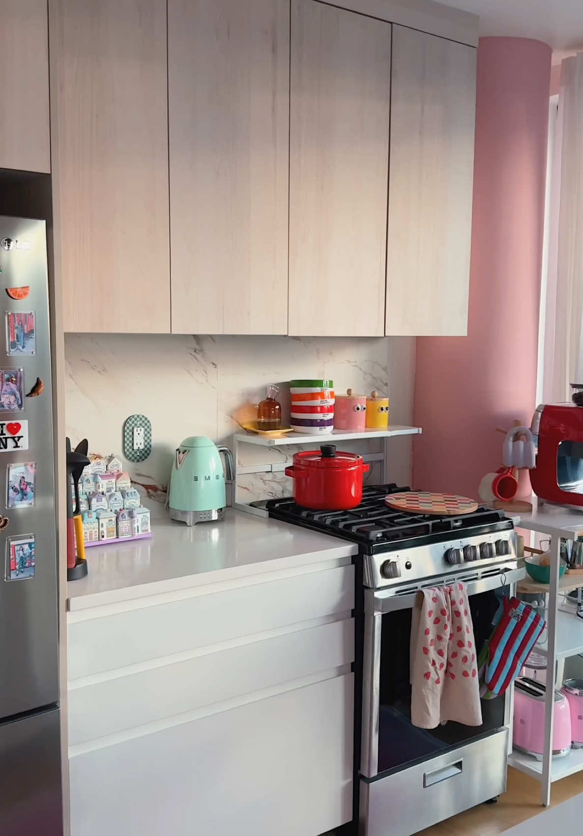 If you have no place to add shelves in your kitchen like me, then this is a great hack!  #KitchenHacks #homedecor #storagehacks 