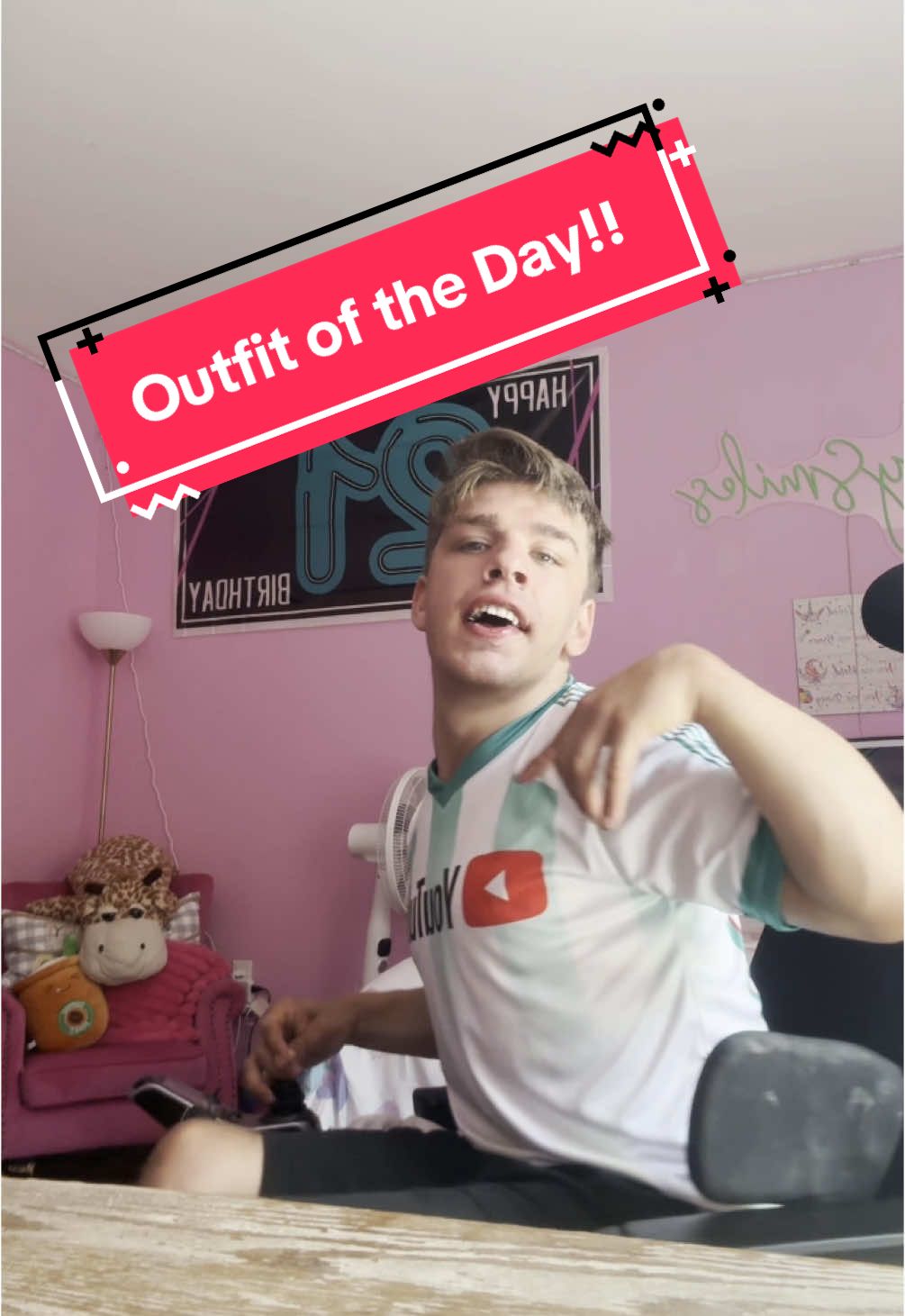 Outfit of the Day time! 🎉 Rocking my YouTube T-shirt from VidCon, feeling like a true creator! YAY! Love you, babes! ❤️✨ #OOTD #VidConVibes #YouTubeFam #TobySmiles