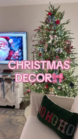 grandmillennial christmas has arrived 💗🎅🏼🎀 #fyp #grandmillenial #christmasdecor #grandmillennialchristmas #nashville #nashvilletn #coastalgrandmother #blueandwhite #pinkchristmas 