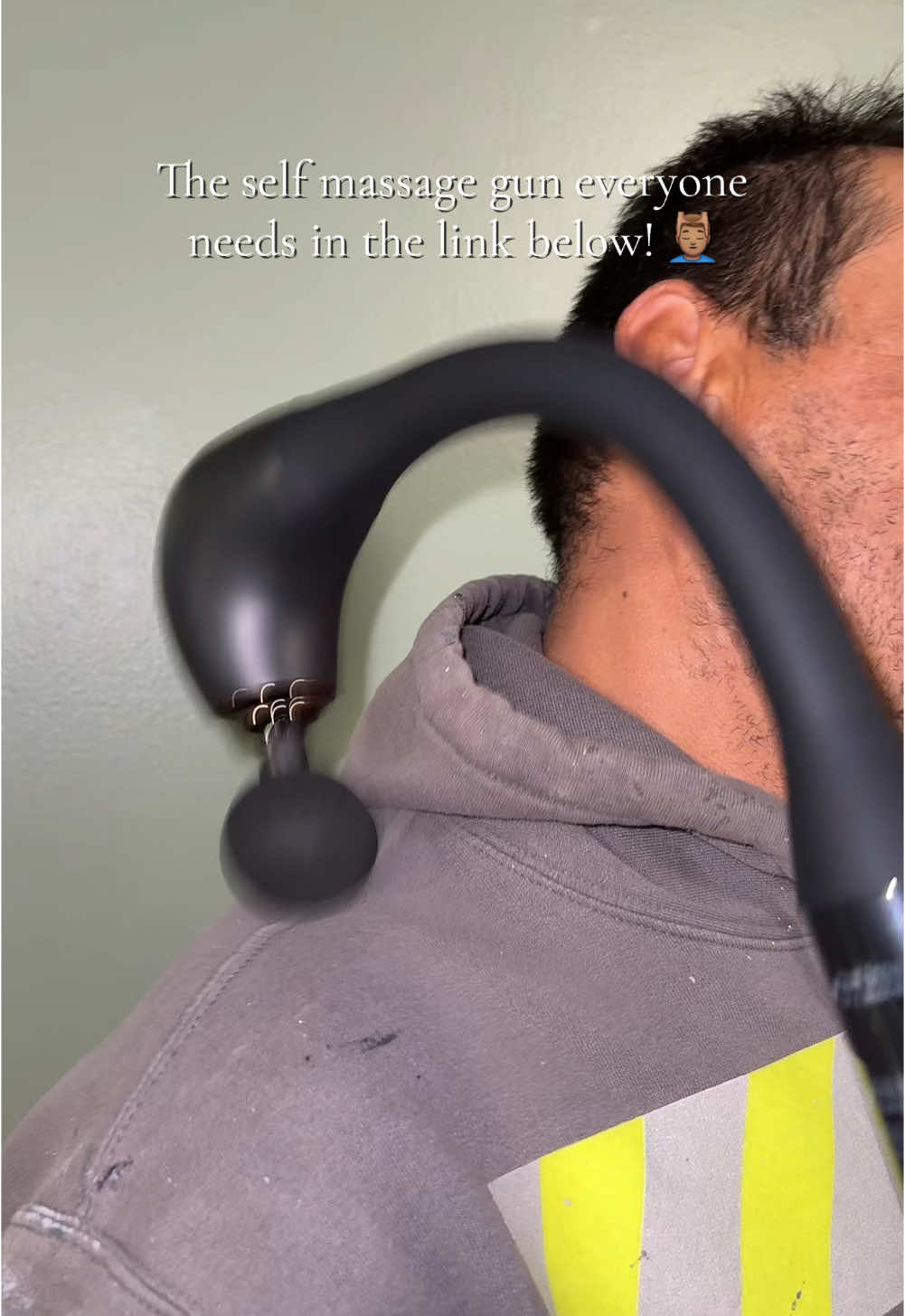 Instant relief 😌 #massagegun #selfmassagegun #spovenmassagegunextendedhandle #spovenmassagegun #spoven #tiktokshop #musthaves #construction #constructiontips #constructionlife #fyp #tiktokshopblackfriday #tiktokshopfinds #tiktokmademebuyit 