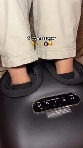 Love how affordable this foot massager is! Perfect gift to give someone or yourself 🥰  Use use RENPHORELAX for 5% off on purchases over $10 #giftideas #seasonalessentials #falldealsforyou #footmassager #footmassage #tiktokshopdeals #tiktokshopfinds #ttshopdeals 
