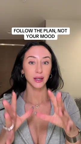 FOLLOW THE PLAN, NOT YOUR MOOD #fitnessjourney #mindsettips #followtheplan #fitnesstips #fitnesstipsforwomen #discipline #motivation #sticktotheplan #healthjourney 