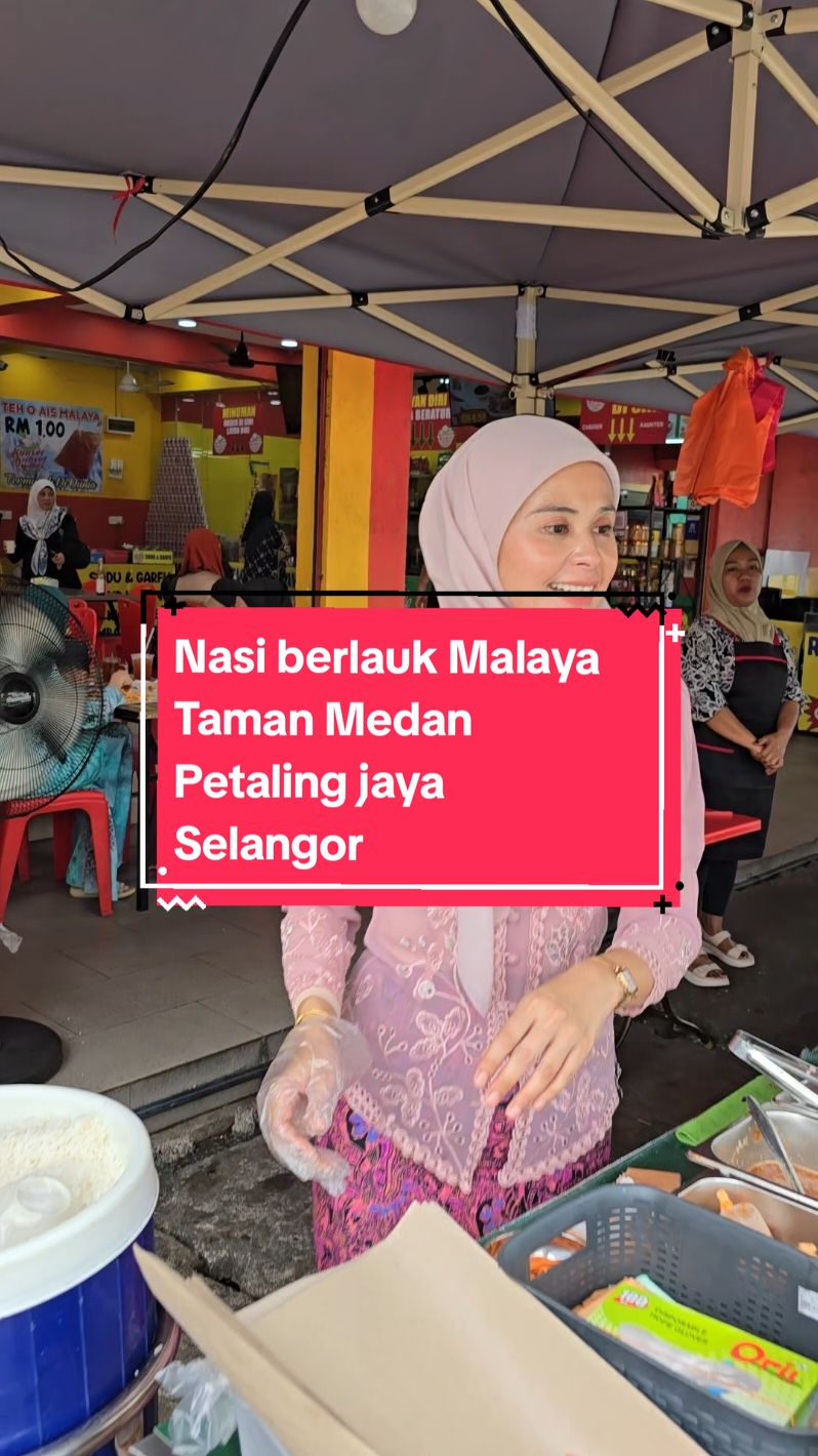 Assalamualaikum dan selamat pagi Selasa dan semoga berada dalam keadaan sihat sejahtera semuanya Selamat datang ke Nasi berlauk Malaya,Nasi Dagang Malaya dan Nasi kerabu Malaya Taman Puchong Permai dan Taman Medan Petaling jaya Selangor  Rasailah keenakan masakan pantai Timur seperti Gulai Ayam, Gulai Kambing, Gulai Ikan tongkol, Kerutuk itik, Gulai Kuning ikan tongkol, lontong Malaya,Ayam Bakar, Daging Bakar,solok lada, nasi lemak dan Kuih Muih tradisional dan moden dan banyak lagi masakan yang ada  Dibuka setiap hari bermula jam 6.00 pagi hingga jam 12.00 tengahari yang Akan mengamit selera anda Semua .Ada 2 cawangan seperti berikut:- Boleh waze :Cawangan pertama Kunyet Kunyet MalayaTaman MedanPetaling jaya (Cik Roses ) dan Cawangan kedua Nasi Kukus Malaya Best Puchong Permai Selangor (Cik Teh) #cikroses #nasiberlaukmalaya #nasidagangmalaya #nasikerabumalaya #lontongmalaya #sotongkankumalaya #yongtaufoomalaya