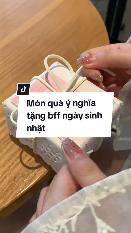 Món quà ý nghĩa tặng bạn thân ngày sinh nhật #fashion #girl #unboxing #reviewquanao #outfits #reviewlamdep #xuhuong #phoidoxinh #setdoxinh #unbox #gaixinh #lamdep #review #fyp