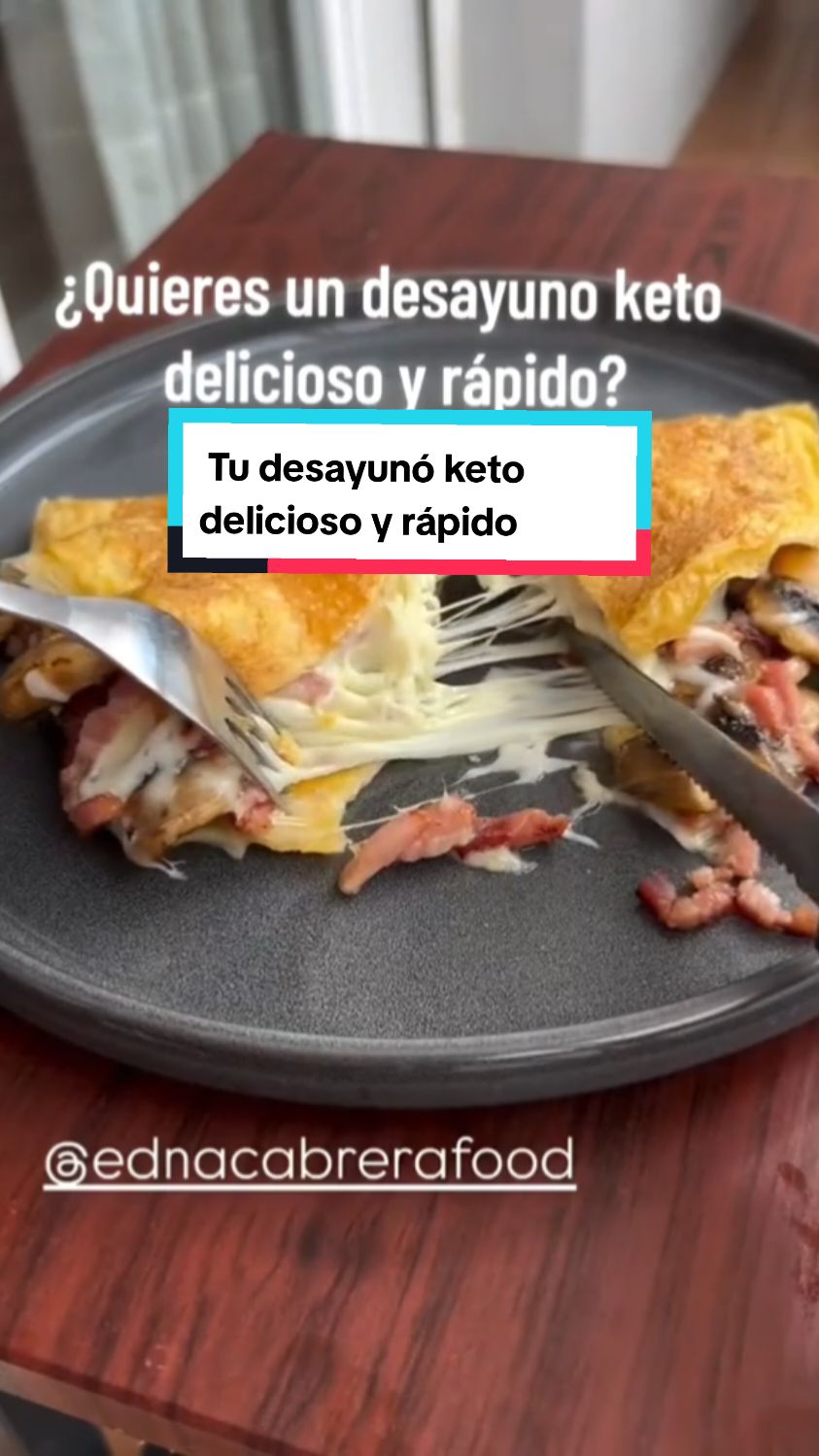 ¡Tu desayuno keto listo en minutos! 🕑 Omelette con champiñones, queso y panceta..👌 🔸️Ingredientes: ✅️ 2 huevos grandes. ✅️ 50 g de champiñones frescos (rebanados) ya sofritos. ✅️ 30 g de queso rallado (puede ser cheddar, mozzarella o el que prefieras). ✅️ 3 tiras de panceta (bacon) sofrita.  ✅️ Sal y pimienta al gusto. ✅️ 1 cucharada de aceite de oliva o mantequilla (para cocinar). 🧑‍🍳 Preparación: 🔸️En una sartén, calienta la cucharada de aceite de oliva o mantequilla a fuego medio. 🔸️Rompe los 2 huevos en un tazón y bátelos con sal y pimienta al gusto. 🔸️Vierte los huevos batidos en la sartén caliente y cocina hasta que empiecen a cuajar (a fuego medio-bajo). 🔸️Cuando los huevos estén casi cocidos, agrega los champiñones rebanados y sofritos, el queso rallado y la panceta picada. 🔸️Dobla el omelette con cuidado, cocinando un minuto más para derretir el queso. 🔸️Sirve caliente y disfruta de este delicioso y rápido desayuno keto! 👉 ¡No olvides seguirme y darle like! ❤️ 👉 En el enlace de mi perfil puedes obtener mas recetas cómo está y un plan personalizado!🧑‍🍳 📝 👉 ¿Quién se apunta?  . . . .. .receta de: @EdnaCabreraFood  #Keto #DietaKeto #RecetasKeto #KetoLife #KetoDiet #KetoFriendly #KetoRecipes #KetoMeals #LowCarb #BajoCarbohidrato #KetoLovers #KetoCommunity #KetoFood #KetoTransformation #HealthyLiving #HealthyLifestyle #ComidaSaludable #VidaSaludable #Nutrición #SaludYBienestar #PerderPeso #ComerSaludable #Fitness #Salud #Bienestar #HealthyEating #MealPrep #KetoUSA #KetoInspiration #WeightLossJourney #KetoForLife #LowCarbDiet #FitnessJourney #HealthyRecipes #LoseWeightWithKeto  #Trending #Viral #TikTokFood #Foodie #HealthyTikTok 