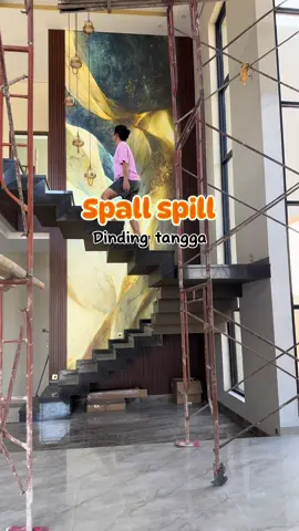Spill time!! . Jenk tgl scroll di marketplace aja, banyak kok disana. Atau di IG jg ada. Tapi murah-an di marketplace 😁😁 . Jenk harus ukur dulu tuh bagian yg akan dikasih wallpaper. Pilih wallpaper sesuai selera. Infoin aja ke seller nanti pasti diarahin kok☺️ . Semudah itu!! Yuks samaan😍🔥 . #wallpapercustom #wallpaperrumah #rumahidaman #spill #rumahmewah #rumahmodern #wiraswasta #fyp #videorumah #pernakpernikrumah #desainrumah #interiordesign #interior #rumah #rumahbaru 