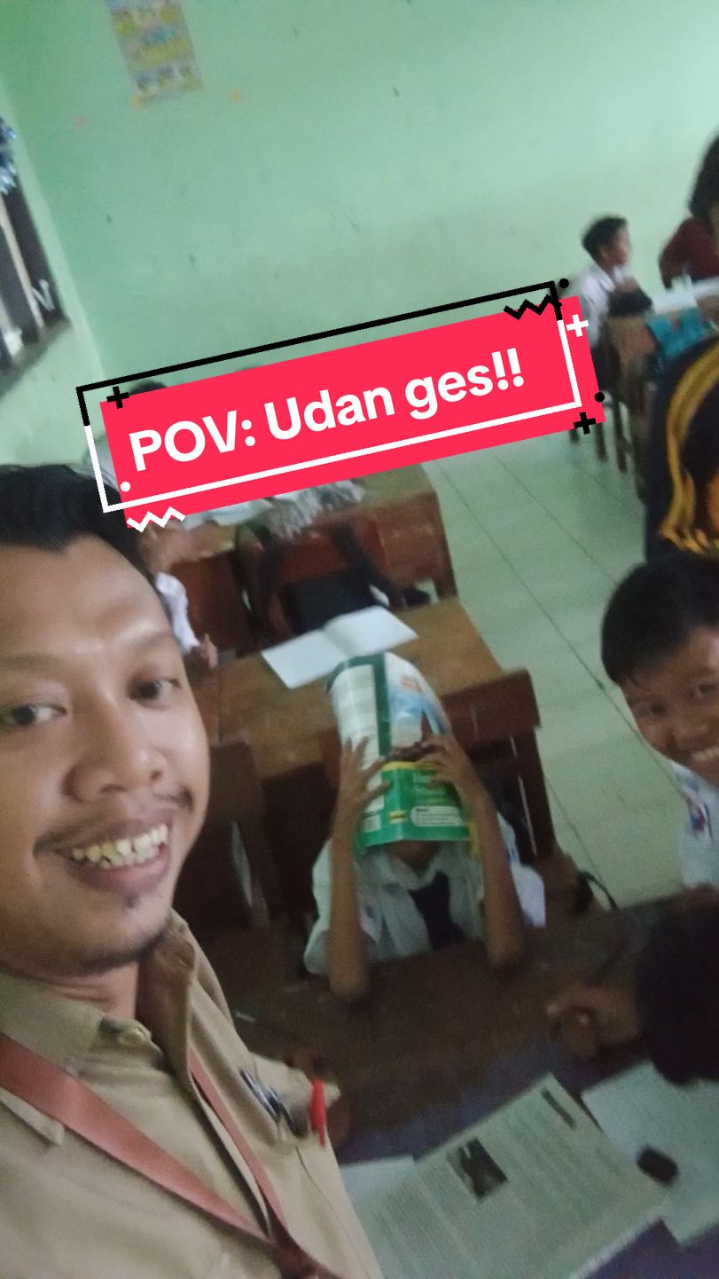 Urug-urug udan gedhe #hujan #sekolah #kerja #smp #kelas #viral #fyp #fypシ 