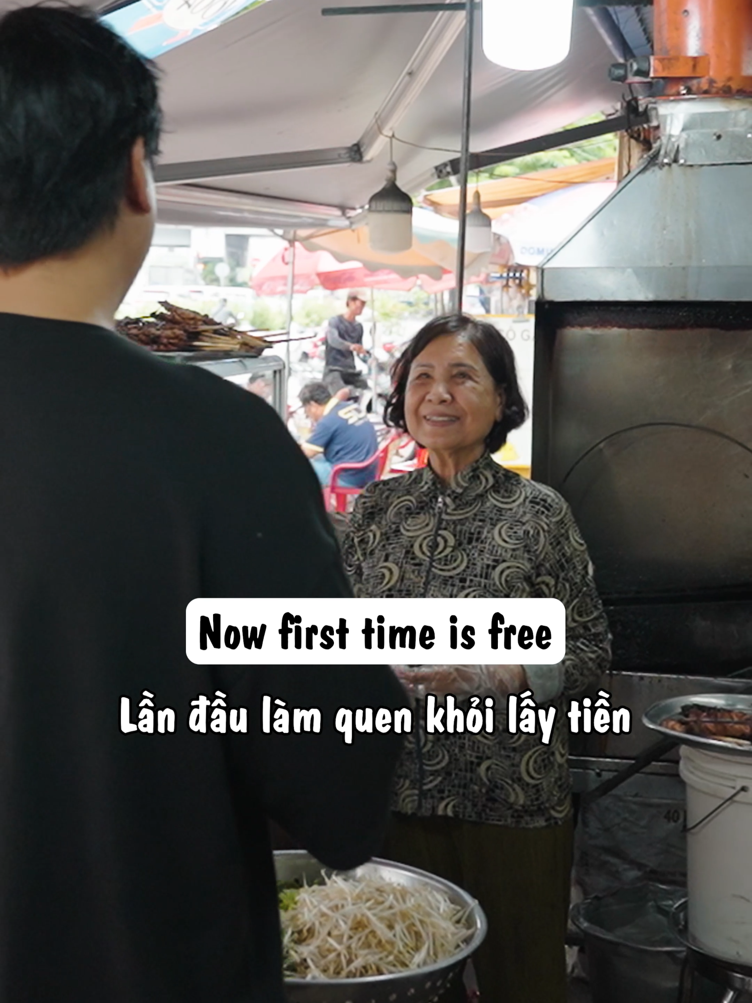 The place sells the best grilled pork vermicelli I've ever eaten, the owner is so lovely! #bunthitnuong#saigon #amthucvietnam #amthucsaigon #vietnamhanquoc #호치민