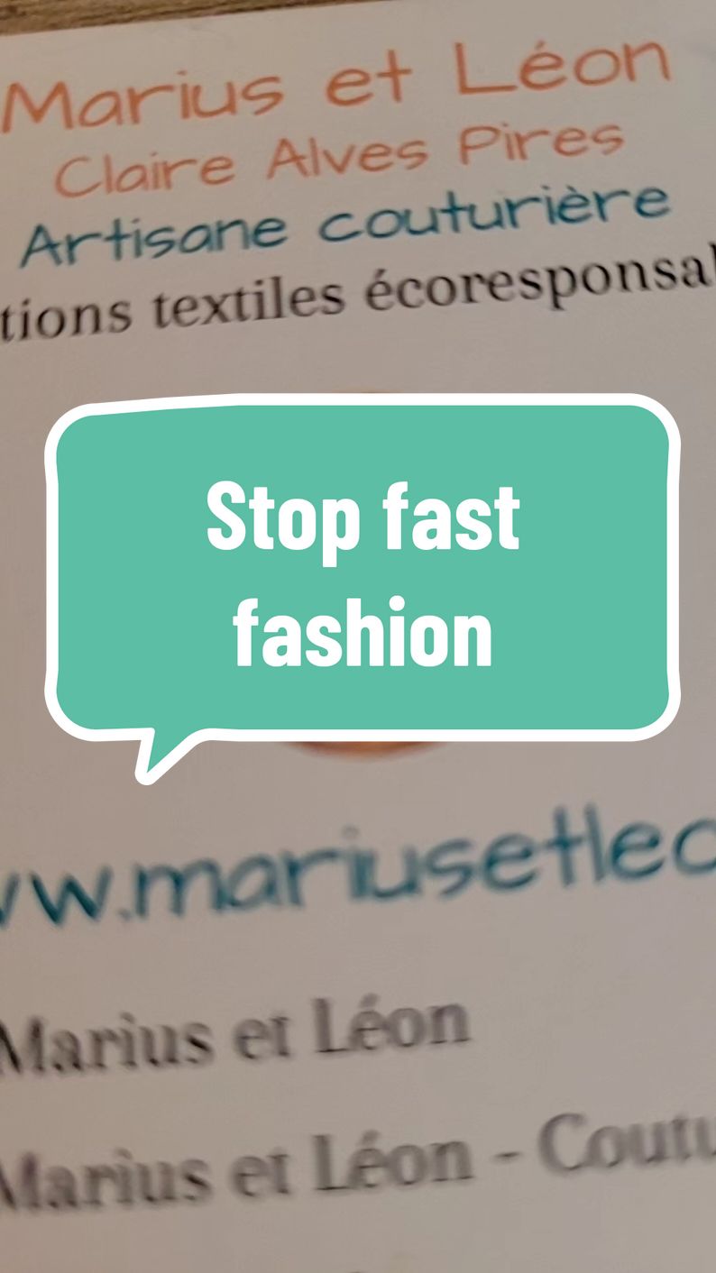 Chaque sarouel évolutif que je confectionne de mes mains est un modèle unique qui grandira avec votre enfant. Ils se déclinent en 7 tailles, du 3 mois au 4 ans et sont confectionnés dans des tissus qualitatifs. La fast fashion détruit l'environnement, exploite des êtres humains et vole le travail des artisan.e.s couturier.ère.s comme moi. Vous êtes le consommateur, vous avez le pouvoir de choisir à qui vous donnez votre argent. #slowfashion #stopfastfashion #environnement #ecologie #artisanat #couture #vetements 