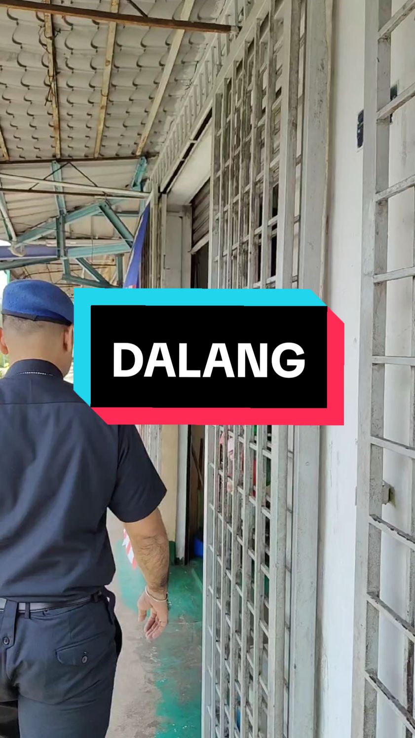 Bertepuk sebelah tangan tak mungkin berbunyi, samalah juga, kalau peruncit tak bekalkan minyak peket ke kedai makan mesti cukup untuk isi rumah. Apa apa pun, KITA GEMPUR. #kpdnkita #kitagempur #kpdn #kpdnmelaka  @Armizan Mohd Ali @Fuziah Salleh @Ab Rauf Yusoh @KERAJAAN NEGERI MELAKA 