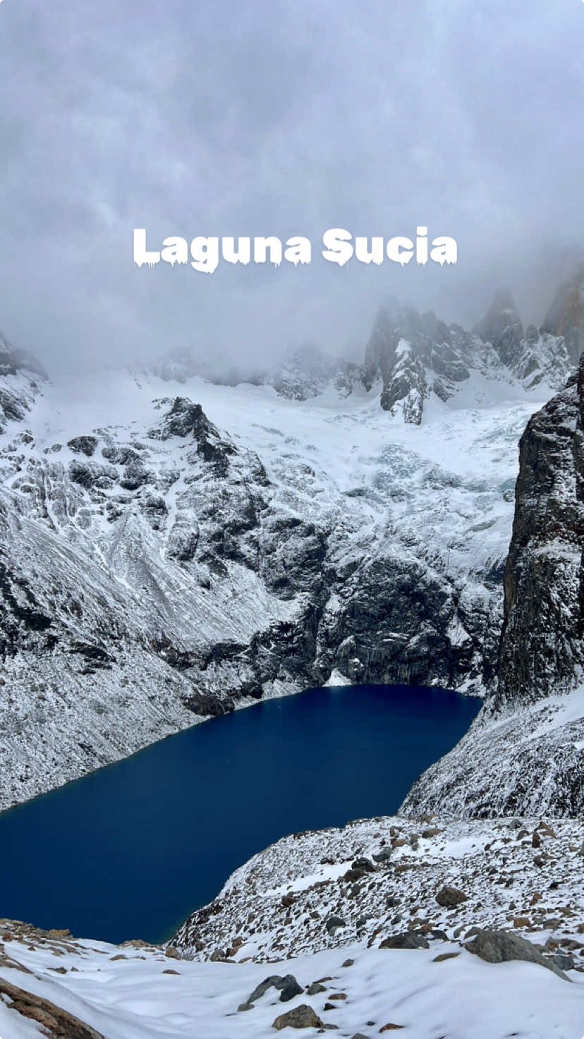 Excuse the sausage fingers ✌️ 😂  #lagunasucia #fitzroy #patagonia #losglaciaresnationalpark #breathtaking #views 