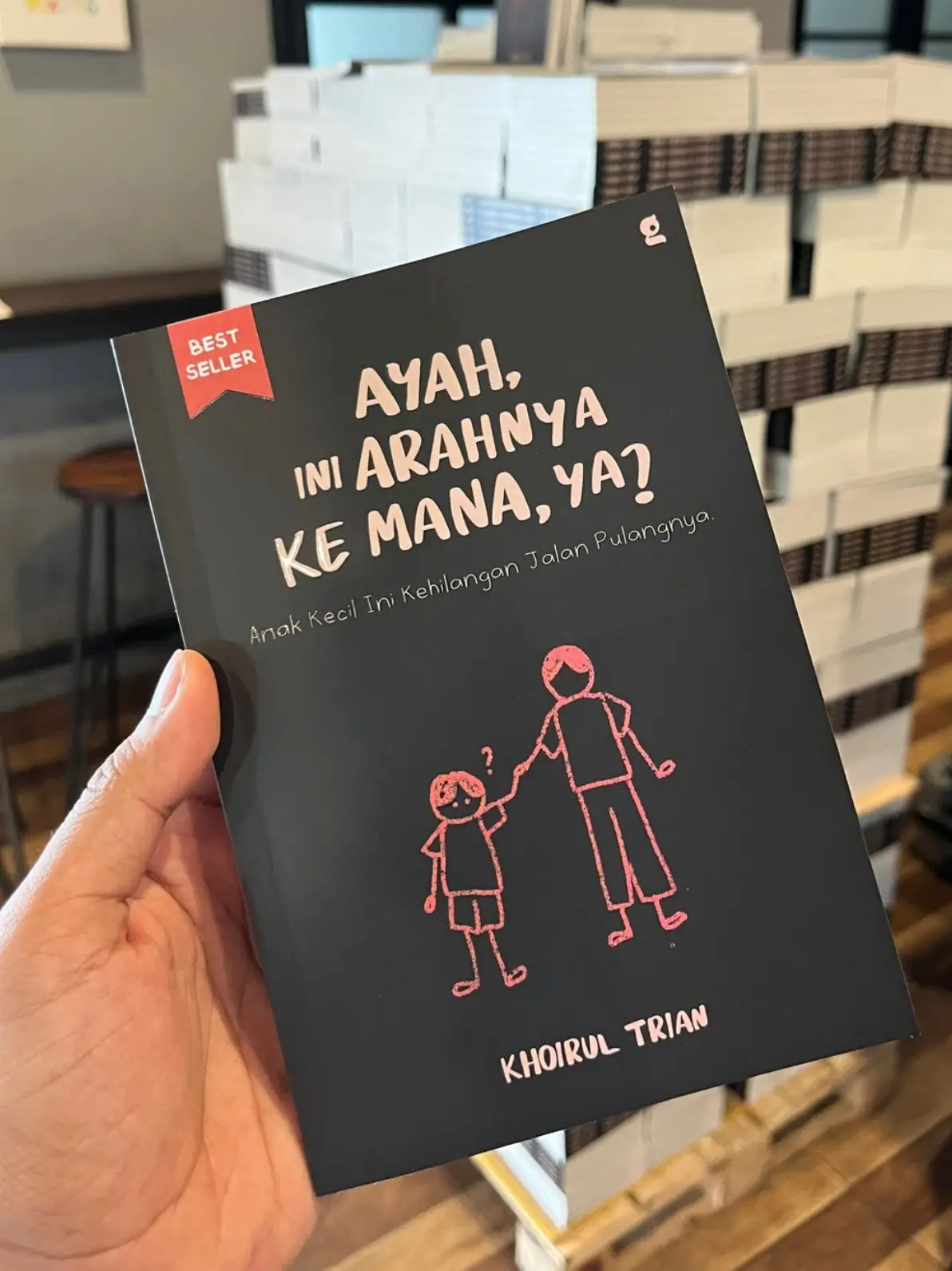 dapetin bukuku di Gramedia atau di link bio ku ya.🫂❤️‍🩹🥹🥀 #ayahiniarahnyakemanaya 