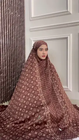Mukena Santorini Silk Lasercut 2in1 Almeera Series 🤎 #mukena #mukenah #mukenahcantik #mukenamewah #mukenacantik #mukenapremium #mukenadewasa #mukenalasercut #mukenasilk #mukenasilkypremium #mukenaaleeya #aleeyamukena 