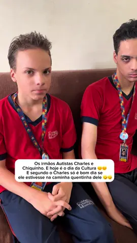Os irmaos Autistas Charles e Chiquinho desejam uma linda terca deira a vocês 💙💙💙💙💙 #cultura #arte #musica #teatro #cinema