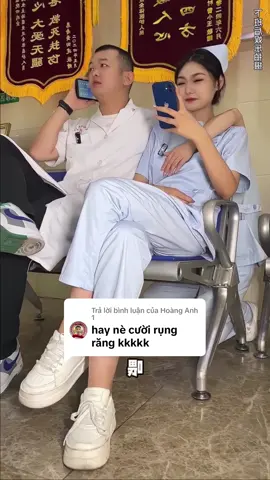 Trả lời @Hoàng Anh 1 ỦA ỦA CÁI GÌ VẬY ỦA ỦA #xuhuong #xuhuongtiktok #nhachaymoingay 