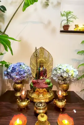 Dẫu rằng có yêu thương nhau như thế nào , thì ….. Khi gặp nhau ở nơi Địa Ngục cũng không thể nào thay thế nghiệp cho nhau .  Hãy sống tốt và  yêu thương tất cả …. Khi còn có thể .  🙏🙏🙏
