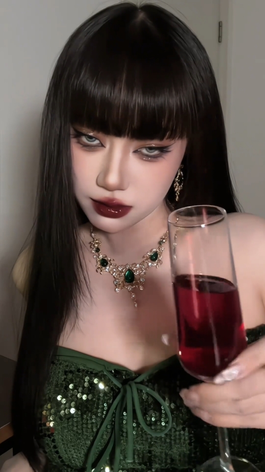 Mời🍷🍷✨ #credouyin抖音 #bienhinh #makeupbienhinh #makeuptransition #fyp #trending #xuhuong #lila19 