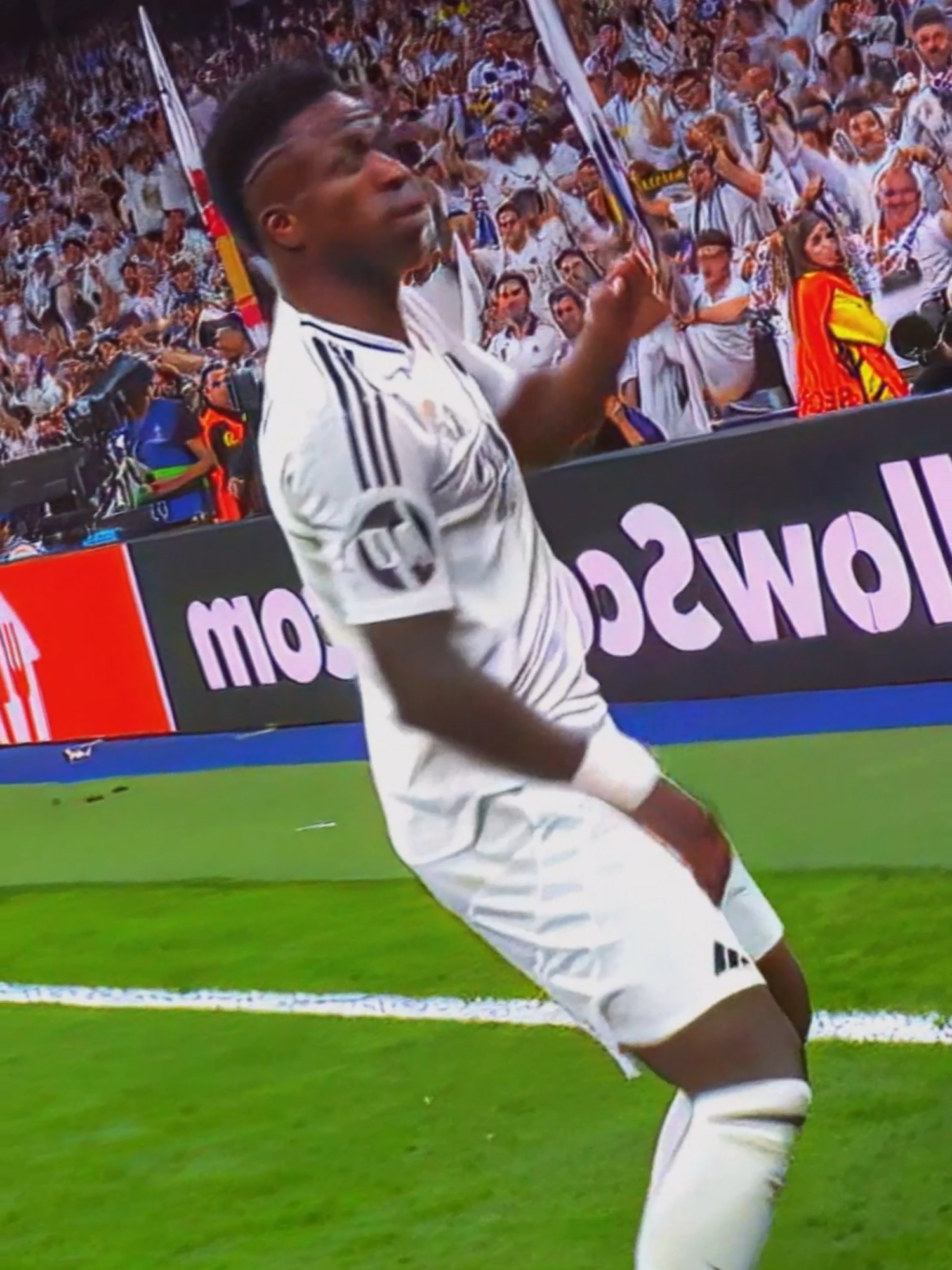 Vini Dancin 💃 💃 😂  #vinicius #edit #football #fyp #realmadrid #dortmund