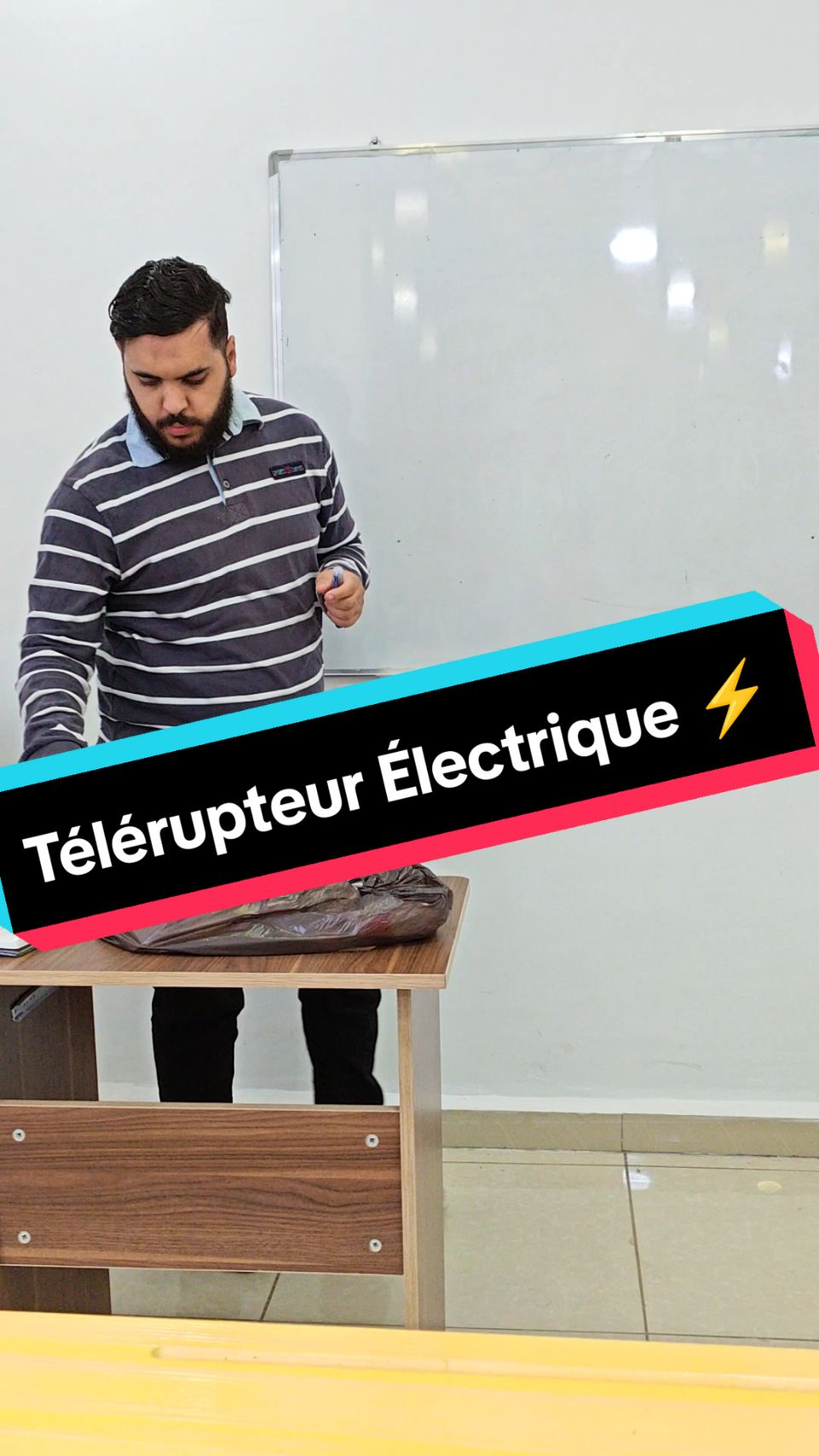 Cours Formation Électricité Bâtiment ⚡  Télérupteur Électrique ⚡  #electricite_batiment⚡💡👨‍🔧 #electricity #fyp #الكهرباء #tutorial 