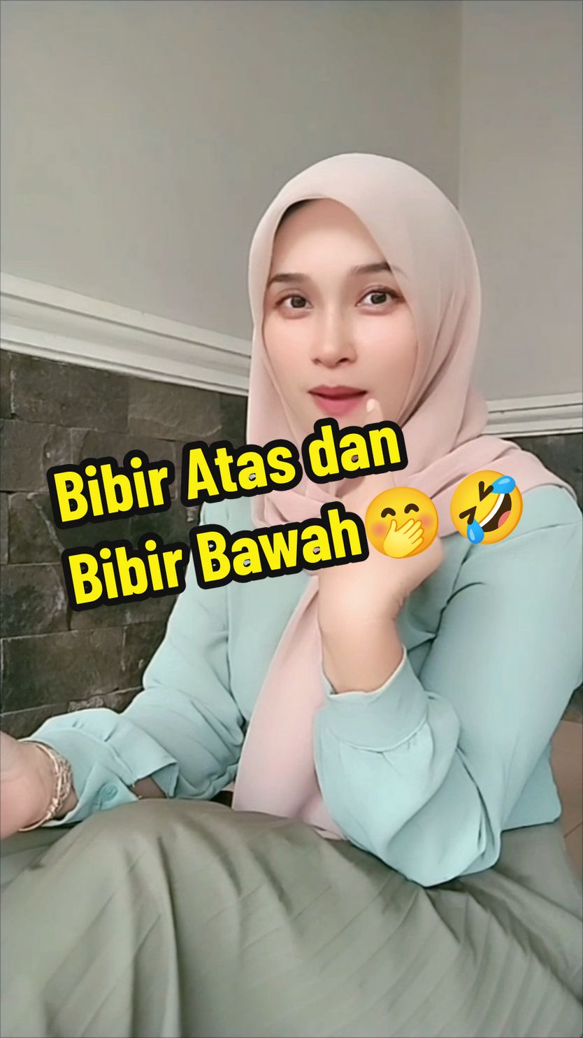 Bibir Atas dan Bibir Bawah🤣🤭#lucu #momresinda #lucuk 