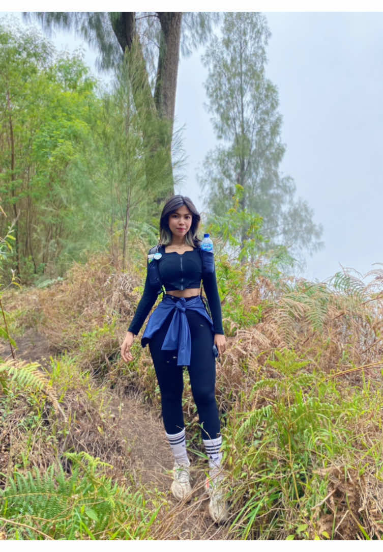 Hallo guys I back,  Jadi aku abis tektok gunung raung 3332 MDPL,  Di tek tok kali ini ada cerita yang berbeda dari tek-tok gunung sebelumnya, Pengen aku cerita ga guys???Plis komen👇 Kalo penasaran aku bikin cerita lengkapnyaa di postingan baru aku nanti yahhh🫰 #tektok#trailrun#soundviral#traveling#alam#fypシ#indonesia🇮🇩#hallo#beautiful#raung 