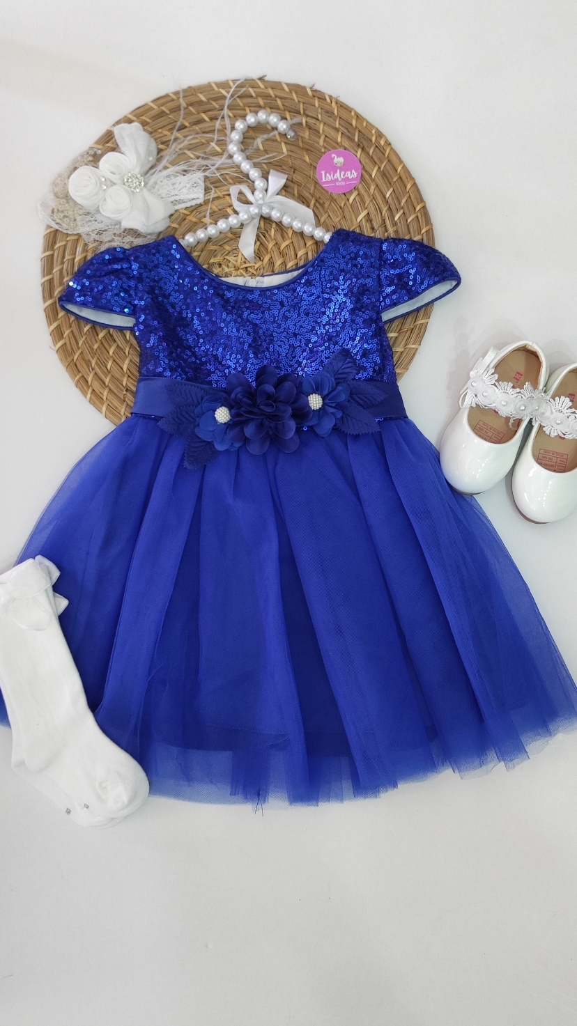 Partimos la mañana empacando este hermoso regalo para una princesita que pronto estará de cumpleaños 🎂🦋  su mamita escogió un bellísimo vestido Anastasia color Azul Rey de nuestro nuev colección Navidad 🎄✨  nos sentimos muy contentas y honradas que nos prefieran 🦋✨ visítanos en Puerto Varas 🇨🇱  si Eres de región visita nuestra página web 💕  www.isideaskids.cl #tiendaniña #ropaniña #tiendainfantil #vestidofiesta #vestidos #vestidosniña #vestidosgala #babygirls #vestidobebe #cumpleaños #niñas #tiendaprincesas #puertovaras #surdechile #loslagos #puertomontt #santiagodechile 