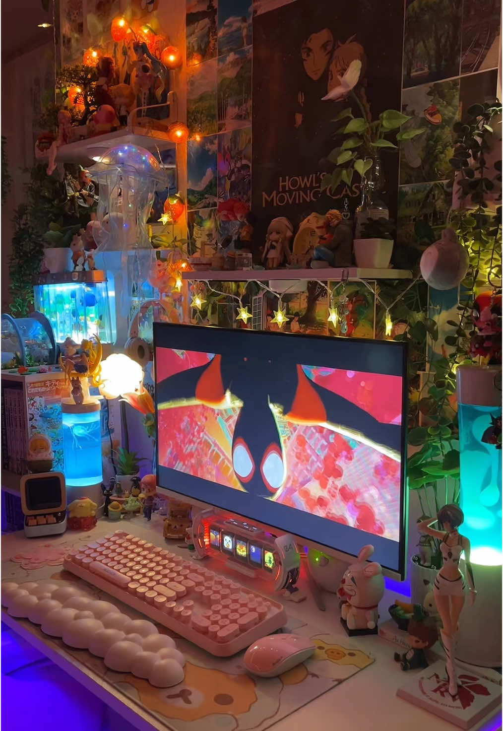 ⭐️Details of my setup at night & spiderman (˵ •̀ ᴗ - ˵ ) ✧ (nobody loves this song as much as i do) #desksetup  #GamingSetup #setup #roomdecor  #foryoupagee #roominspiration #marvelfan #spidermanintothespiderverse #spidermanacrossthespiderverse #bedroomdecor #fypシ゚ #setuptour #bedroomideas #skentocore #gamingsetup #fyyyp #viraltiktoks #marveltok 