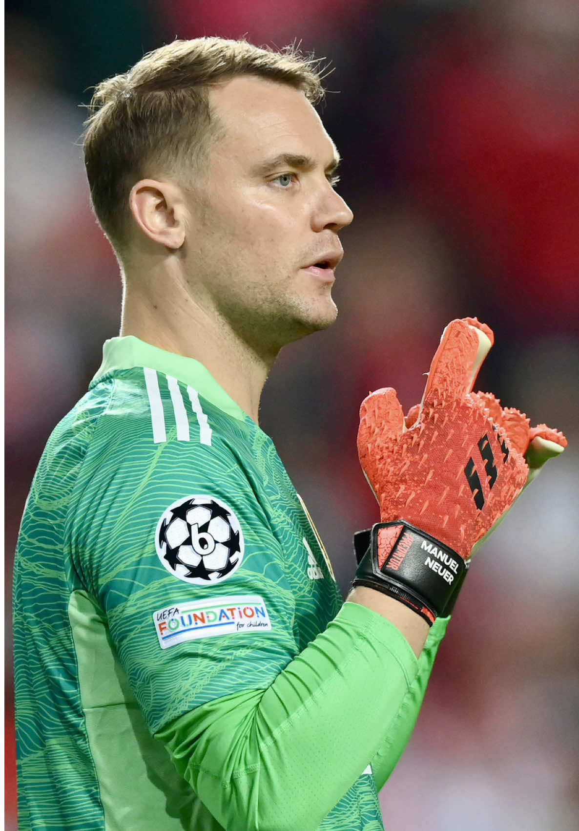 1, 2, 3 or 4❓ What’s your favorite 🐐 angle on this save against Benfica? 🧤 @Manuel Neuer  #FCBayern #MiaSanMia #FCBSLB #UCL #ManuelNeuer