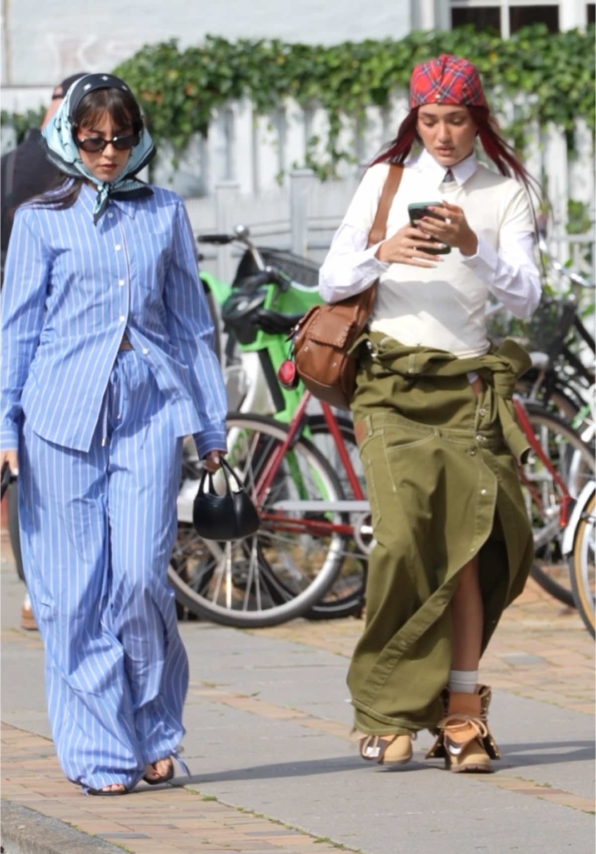 Copenhagen streetstyle #whatpeoplearewearing #styleinspo #outfitinspo #fashion #fashiontiktok #outfits #indonesia🇮🇩 #indonesia #fyp 