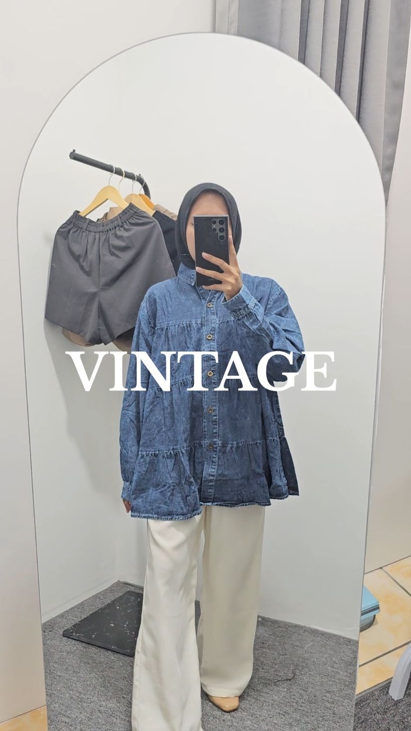 YUKKK!! Merapat yang mau cari kemeja denim JUMBO TAPI CUTTINGAN MASUK SEMUA KALANGAN🤩🤩 #ootdkekinian #ootdhijab #tiktokviral #denim #fyp 