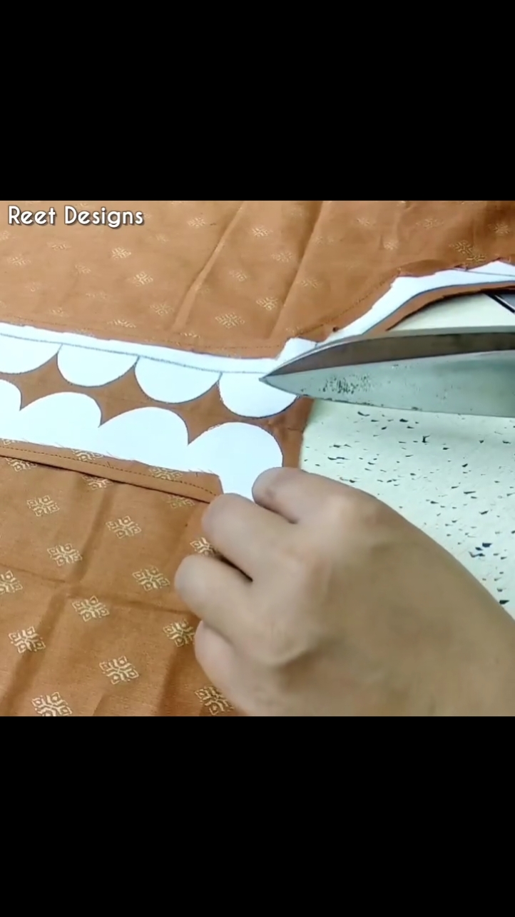 Learn to Make this New Cutwork Neck Design with Easy Sewing Tips/ Learn Amazing Sewing Hacks with Reet Designs #neckdesign #kurtineckdesign #sewing #stitching #tailoring #fashiondesigning #design #palazzo 