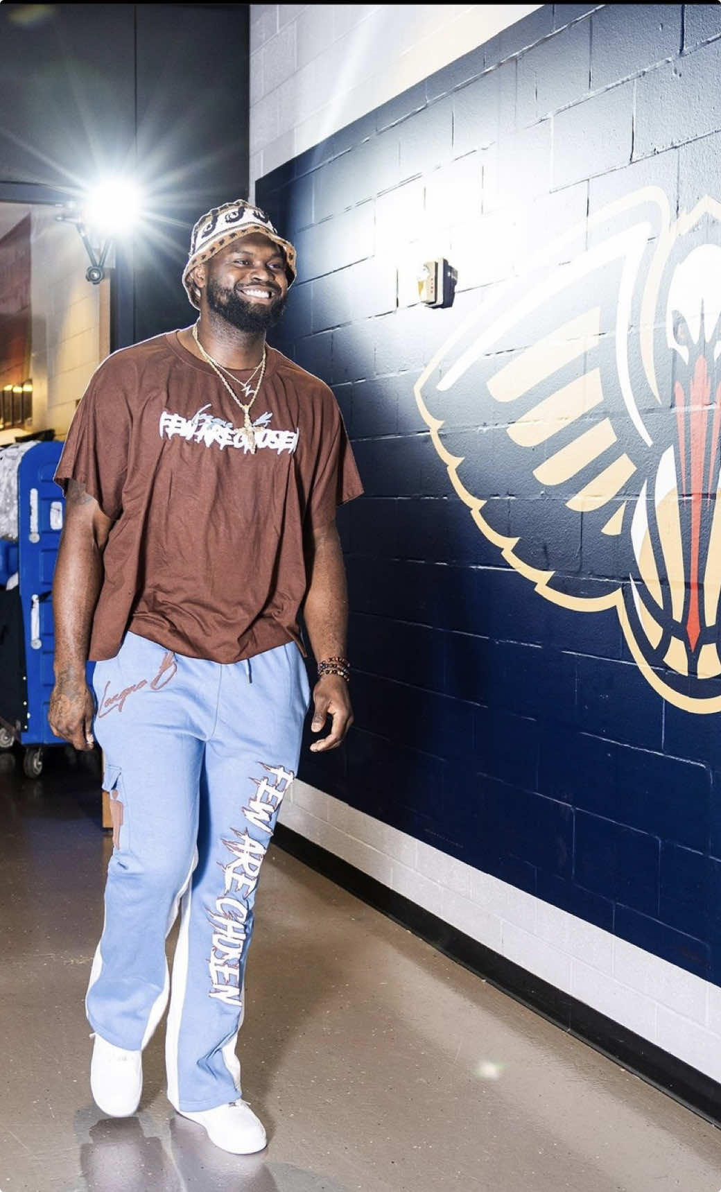 Sunday Vibes In New Orleans  “Few Are Chosen” by League B The NBA’s #1 Draft pick in 2019 Zion Williamson  @zionwilliamson showing love and support rocking our new apparel from League B. “Few Are Chosen”  @zionwilliamson @league_b.co 👀🔥😴😤 👤: @zionwilliamson  👕: @league_b.co  👖: @league_b.co  🗣️: @rico56k  🎥: Pelicans Media  #blessed #leagueb #foryou #explore #explorepage #fewarechosen #nbafits #nbatunnelwalk #leaguefits #zionwilliamson #pelicansgameday #faith #journey #fitsonpoint #fashionblogger