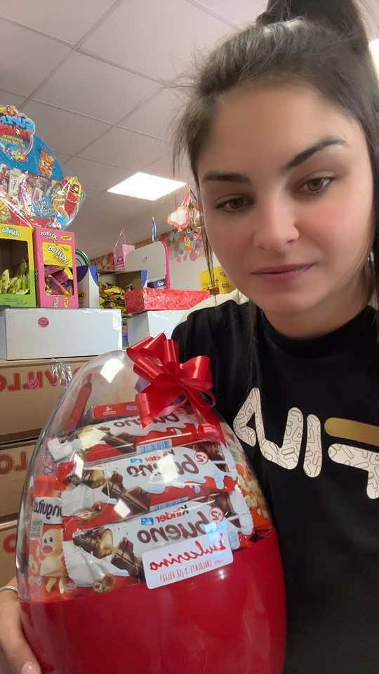 Millones de gracias a todos los que confiais en nosotros!!! 🥹🙏 #parati #fyp #viral #foryou #chocolate #kinder #regalo 