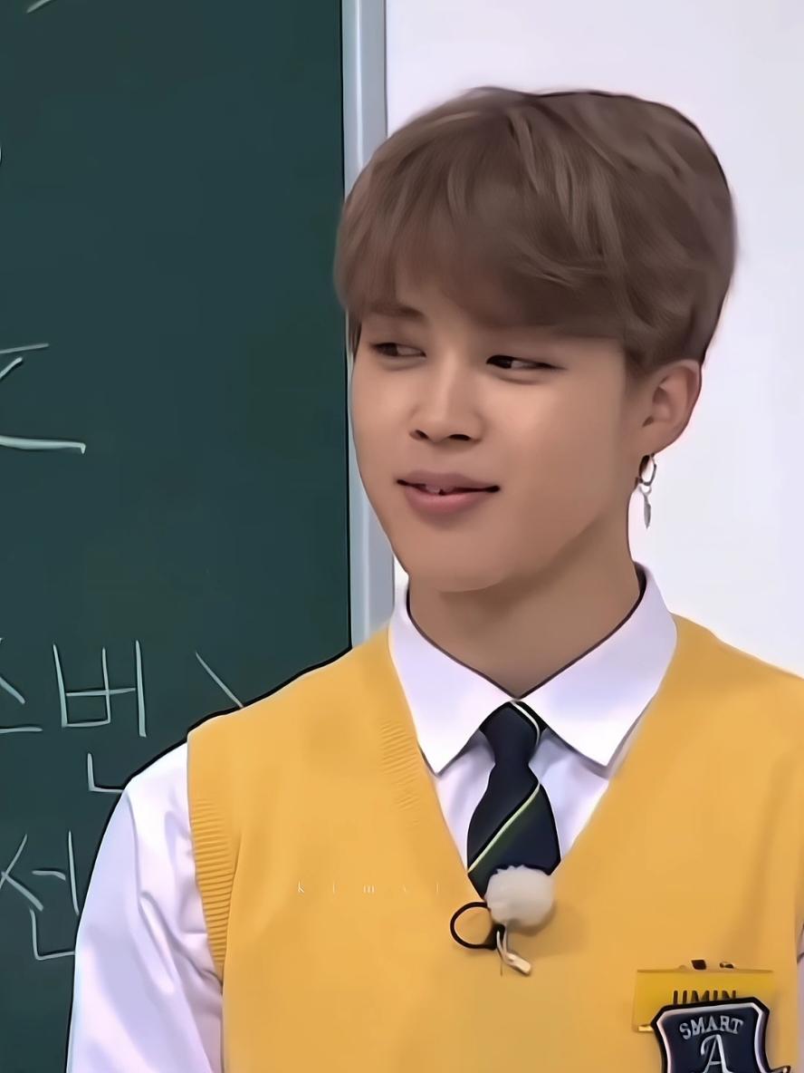 jimin is a real comedian 🤣  #jimin #parkjimin #박지민 #지민 #bts #viral #fyp 